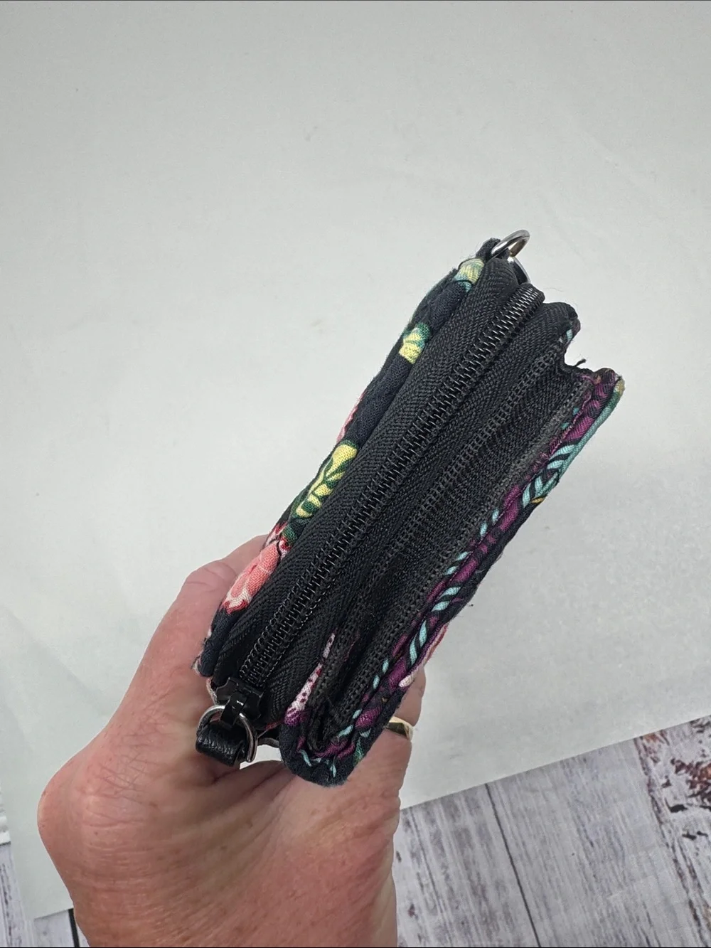 VERA BRADLEY ICONIC RFID COMBO WRISTLET IN THE VINES FLORAL WALLET QUILTED